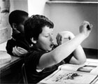  [Bambino in classe] 