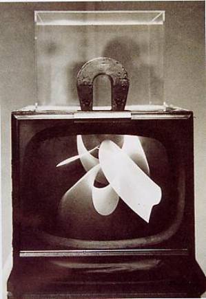 Nam Jun Paik, Magnet TV, Withney Museum, New York, 1965